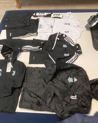 GiacconeJuventus borsone calcio completo 9/11 anni