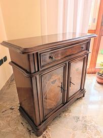 Mobiletto in legno intarsiato porta TV