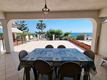 Casa con veranda a pochi passi dal mare
