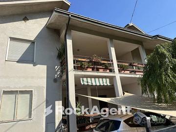 PORZIONE DI CASA ALANNO SCALO