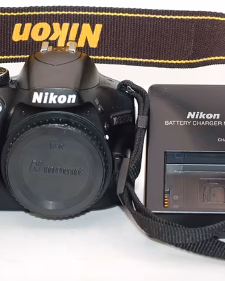 Nikon d3200 fotocamera reflex 12525 scatti  24mpx 