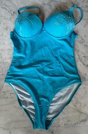 Costume intero turchese con ricami e perline