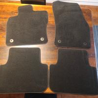 Tappetini Volkswagen VW Tiguan serie 2 II neri