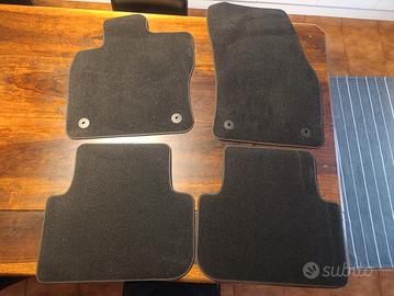 Tappetini Volkswagen VW Tiguan serie 2 II neri