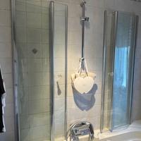 Cabina doccia sopra vasca