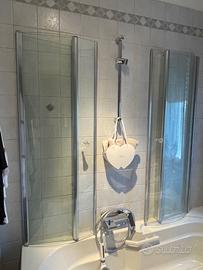 Cabina doccia sopra vasca