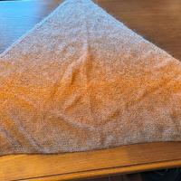 Sciarpa nuova fatta a mano ai ferri in MOHAIR