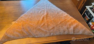 Sciarpa nuova fatta a mano ai ferri in MOHAIR