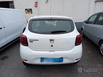 Dacia Sandero incidentata anno 2017