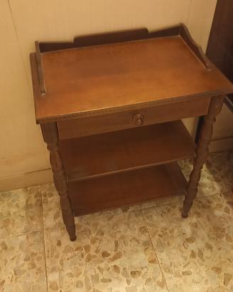 Mobiletto in legno 