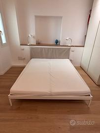 Letto matrimoniale Kleppstad e materasso