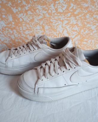 Nike Blazer basse bianche n. 37.5