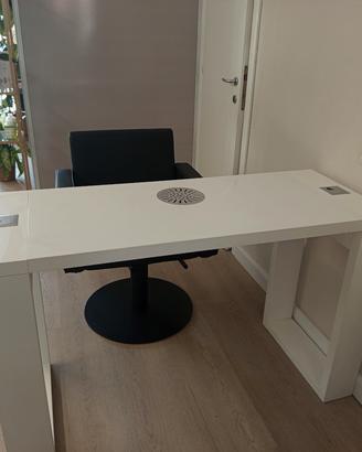 postazione professionale manicure