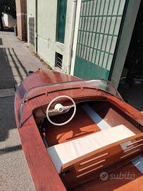 motoscafo in legno