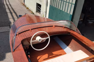motoscafo in legno