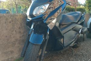 Yamaha X-max 250
