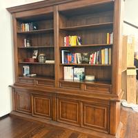 Libreria antica in legno