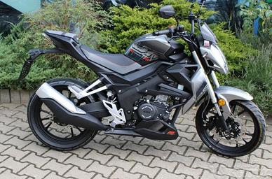 UM XTREET 125cc MOT.A LIQUIDO