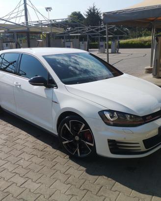 Volkswagen Golf VII gti performance