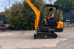 E300- ESCAVATORE YANMAR B15