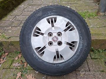Gomme auto