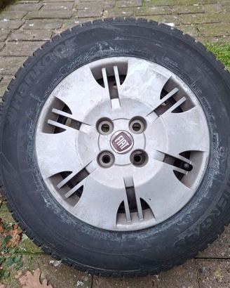 Gomme auto