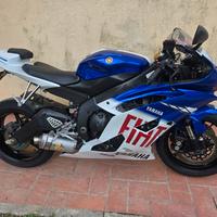 R6 08 replica fiat finanziabile 