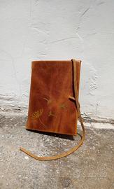 quadernetto in pelle marrone chiaro