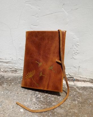 quadernetto in pelle marrone chiaro