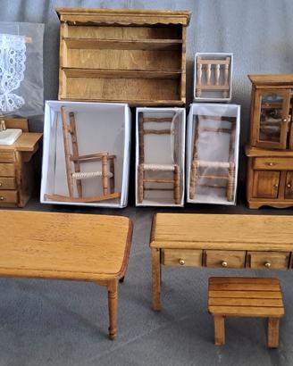 Arredamento per casa di bambola in legno o diorami