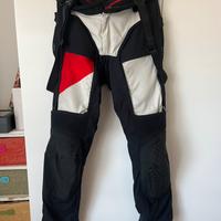 Pantaloni Dainese con membrana Gorotex