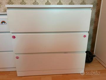 Cassettiera ikea bianca con tre cassetti