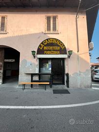 Bar con cucina e spazio esterno-attività avviata