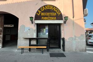 Bar con cucina e spazio esterno-attività avviata