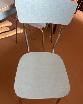 4 Sedie con tavolo in formica