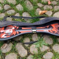 Skate wave board rosso e nero