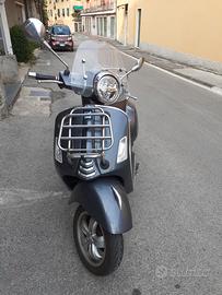vespa 300 GTS HPE