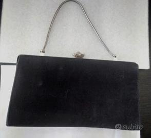 Pochette anni 60-70 con catenella