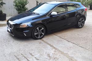 Volvo V40 1.6 Diesel R-Design / Momentum–Anno 2014