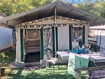 Roulotte con tenda stanziale