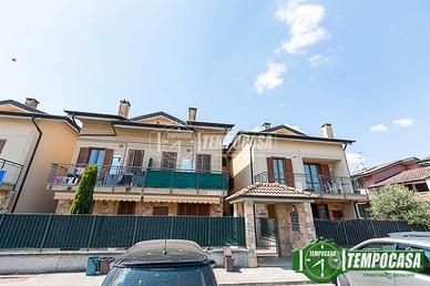 3 LOCALI CON TERRAZZO
