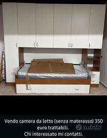 camera da letto a ponte.