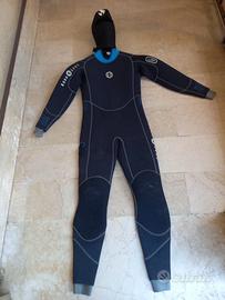 tuta da sub con accessori