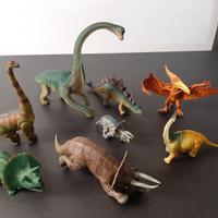 dinosauri giocattolo
