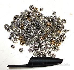STOCK CHARMS, CIONDOLI E CHIAVI DECORATIVE