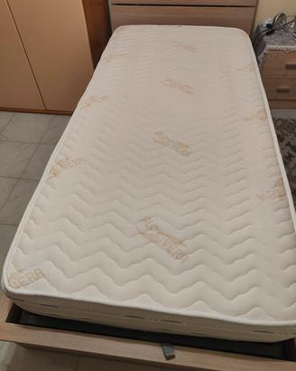 Materasso singolo in poliuretano e memory foam