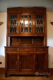 Credenza in Noce autentico con alzata e vetrina a