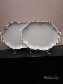 Coppia di vassoi in porcellana bianca