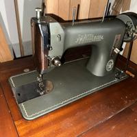 Macchina da cucire d’epoca William con mobile