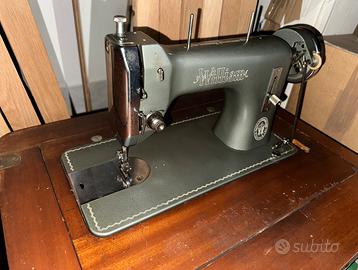 Macchina da cucire d’epoca William con mobile